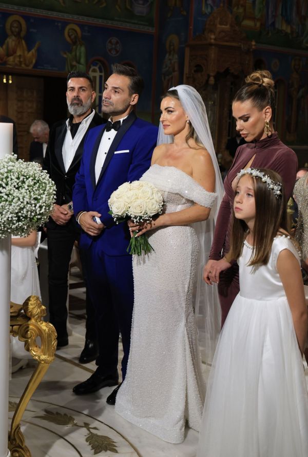 Λαμπερός γάμος για τον αγαπημένο τραγουδιστή Αλέξανδρο Νότα και την καλλονή σύζυγο του