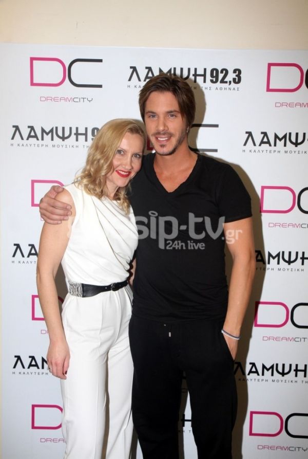 Νίκος Οικονομόπουλος: Ξεσήκωσε με το live του