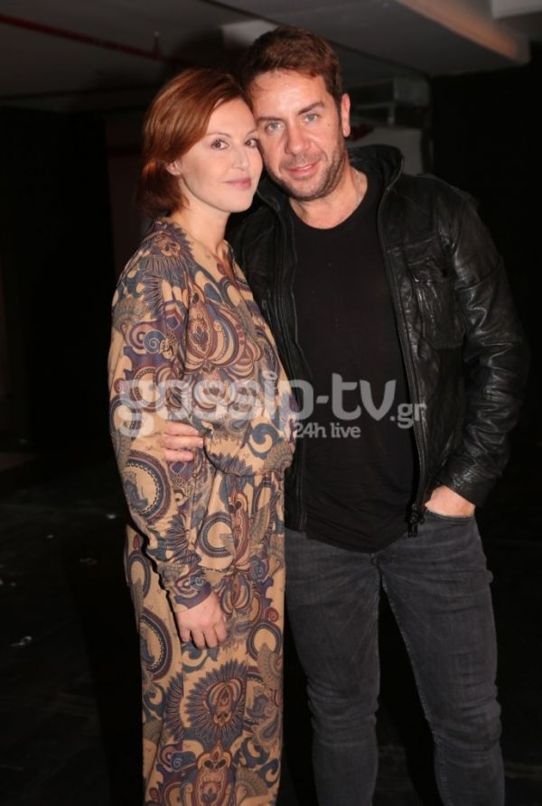 Τα κουμπαράκια μαζί στο θέατρο