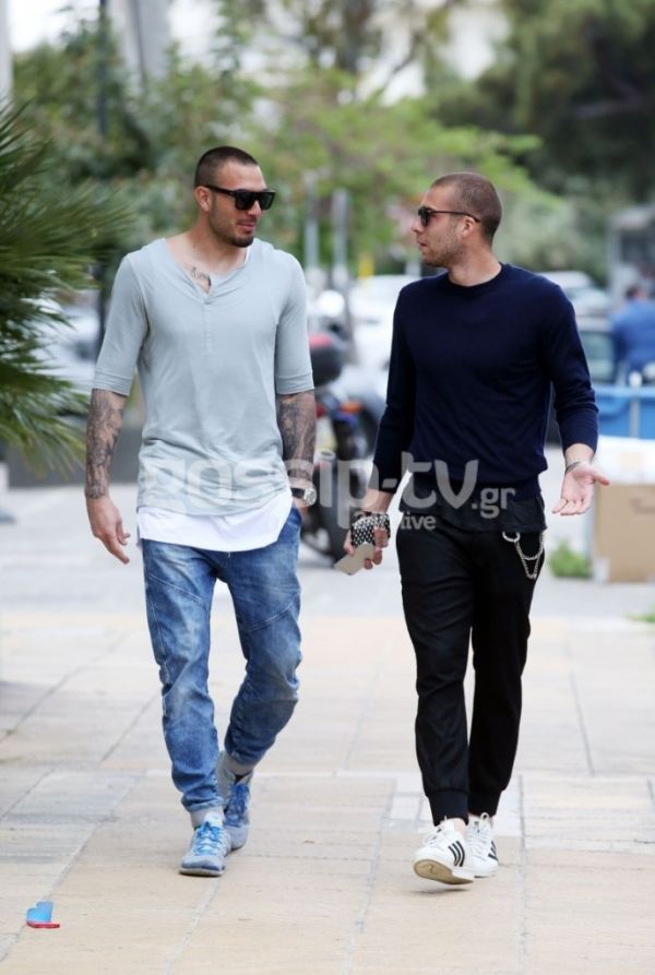 Βόλτα στην Γλυφάδα για Ρομπέρτο και Κασάμι