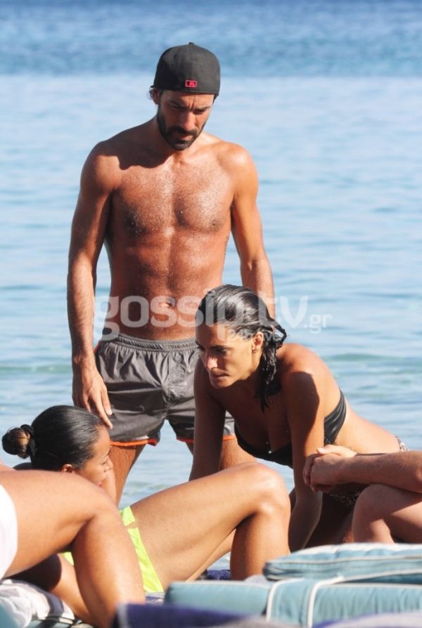 Ρομαντικές στιγμές και παιχνίδια στην θάλασσα για τον Ρομπέρ Πιρές