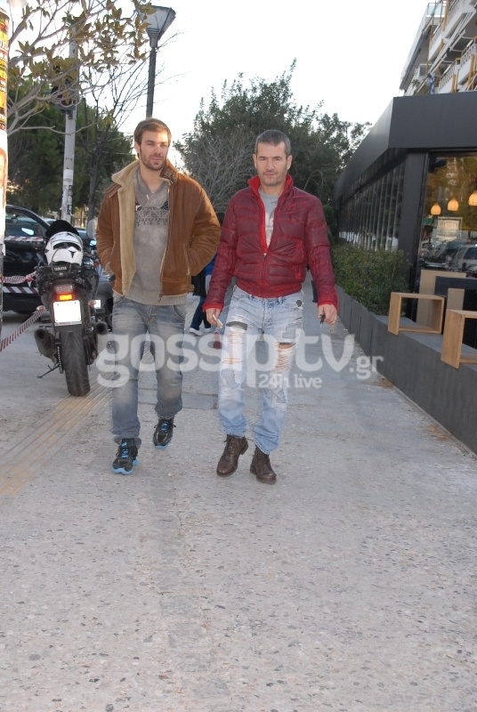 Γιατί τραβάει τα μαλλιά του ο Γιώργος Σαμπάνης;