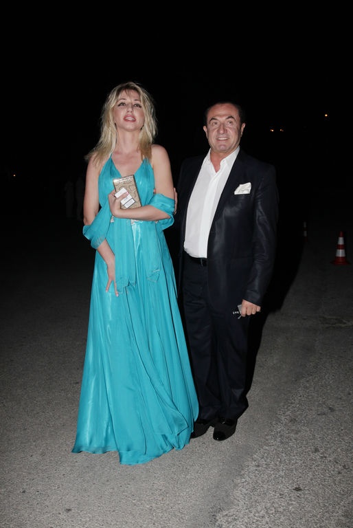 Στιγμιότυπα από το γάμο Λόη – Μαδιά