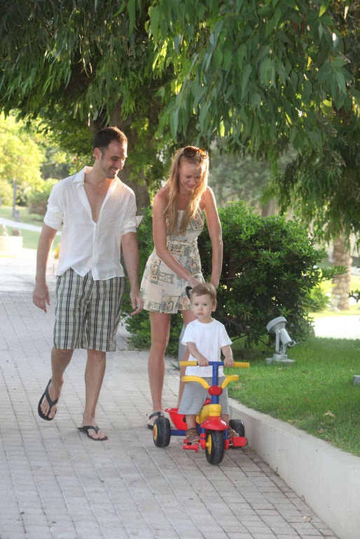 Γιάννα Πολιάκου-Νίκος Στεργίου: Oικογενειακές διακοπές στην Ρόδο!