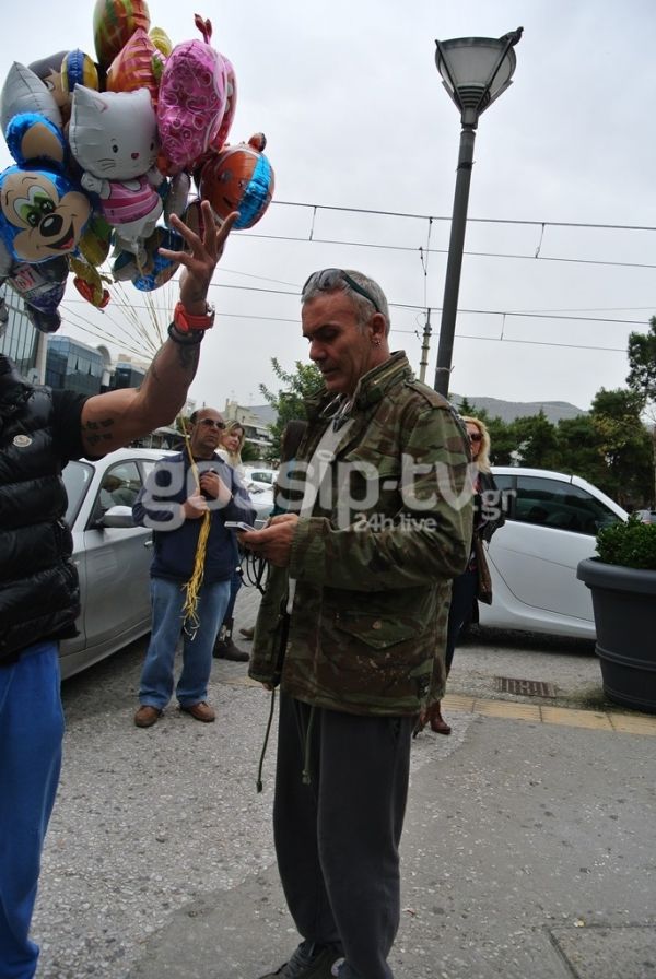 Στέλιος Ρόκκος: Για καφεδάκι με φίλους στην Γλυφάδα!