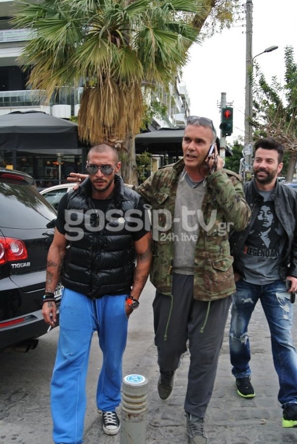 Στέλιος Ρόκκος: Για καφεδάκι με φίλους στην Γλυφάδα!