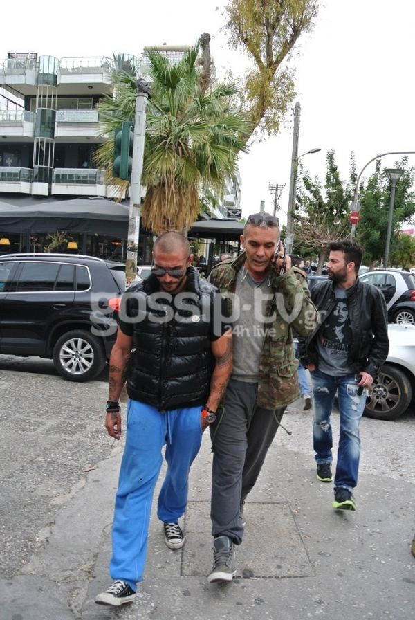 Στέλιος Ρόκκος: Για καφεδάκι με φίλους στην Γλυφάδα!