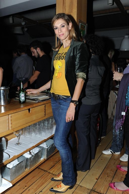 Η Πηνελόπη Αναστασοπούλου... ροκάρει