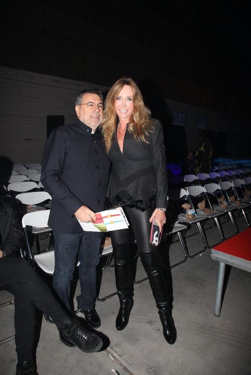 Λαμπερή επίδειξη μόδας από τον Λάκη Γαβαλά