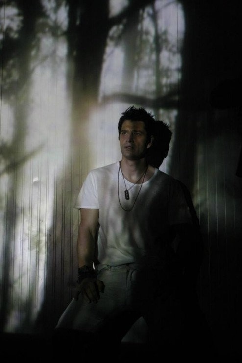 Σάκης Ρουβάς: Backstage από τα γυρίσματα του video clip «Τώρα»