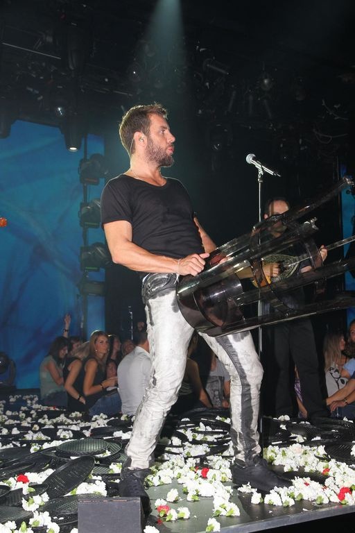 Rock me με ένα σκαμπό!