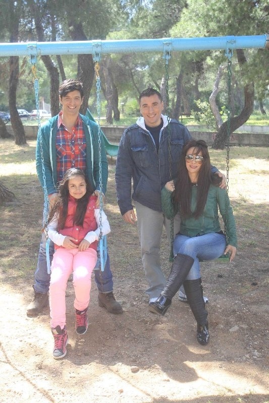 Πρεμιέρα αύριο για τους «Ήρωες ανάμεσά μας» (φωτό)