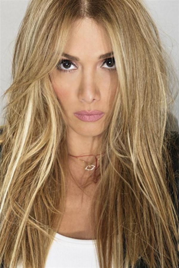 Ποια Ελληνίδα τραγουδίστρια χουχουλιάζει στα σκεπάσματά της;