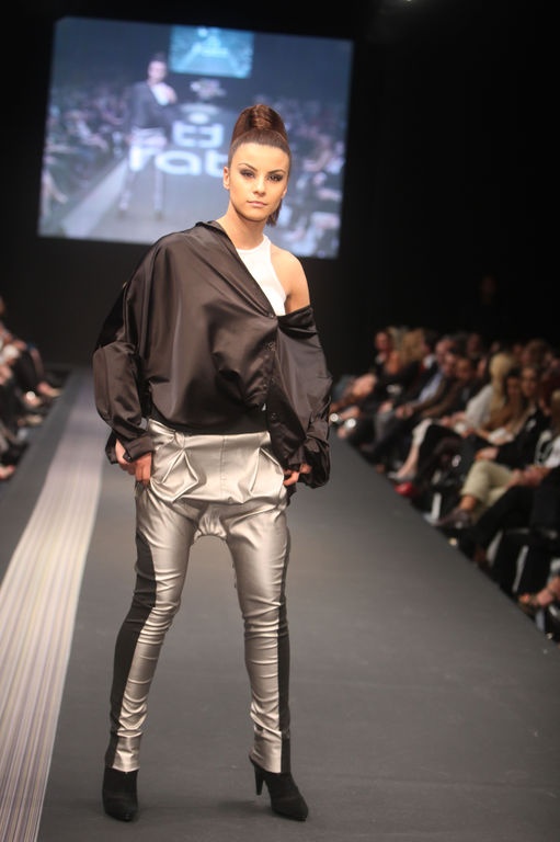 Ειρήνη Παπαδοπούλου: Από τραγουδίστρια... μοντέλο 