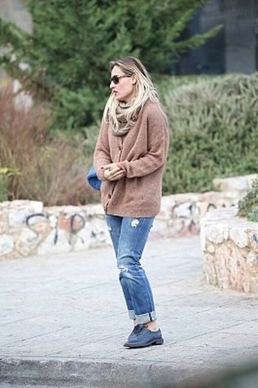 Ελεονώρα Μελέτη Μια αρκετά casual, αλλά πολύ chic εμφάνιση, πραγματοποίησε η Ελεονώρα Μελέτη στη Γλυφάδα.

Μας άρεσαν πολύ τα παπούτσια τύπου oxford με τα οποία ολοκλήρωσε το look της.