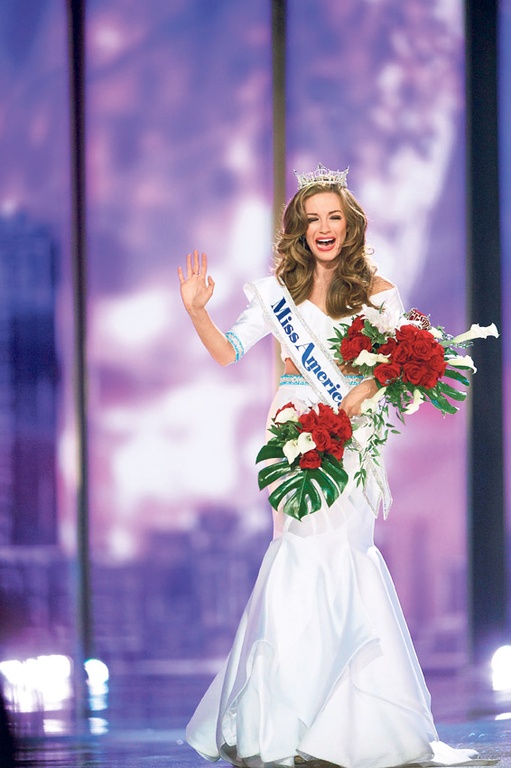 Μπέτυ Καντρέλ: «Είμαι μεγάλη τιμή ο τίτλος Miss America 2016»