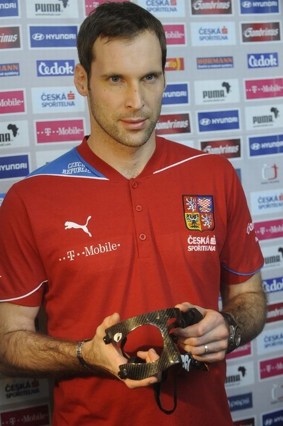 Ποιος ποδοσφαιριστής θα φορά αυτή την… μάσκα;