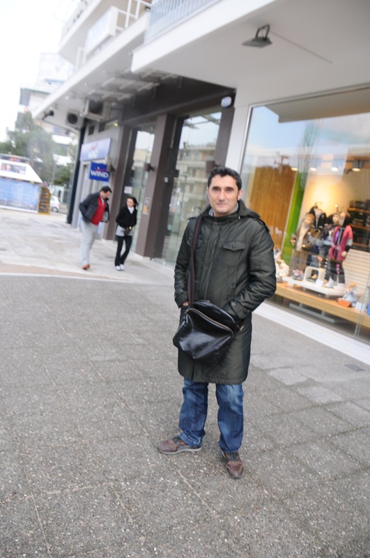 Ερνέστο Βαλβέρδε: Βόλτα στην Γλυφάδα με φίλους