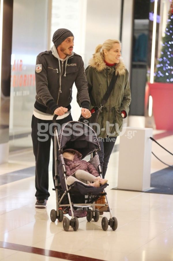 Family Christmas shopping για Ασημακοπούλου-Τσιρίλο