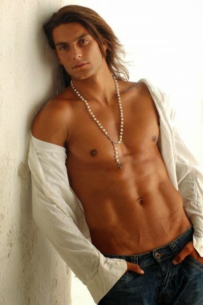 Λάμπρος Δάνας: Ένας γυμναστής στις πασαρέλες