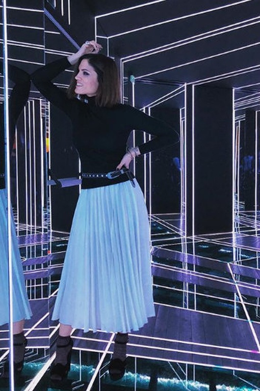 Πασίγνωστη Ελληνίδα αποχαιρέτησε το 2017 με μια ολόγυμνη φωτογραφία της