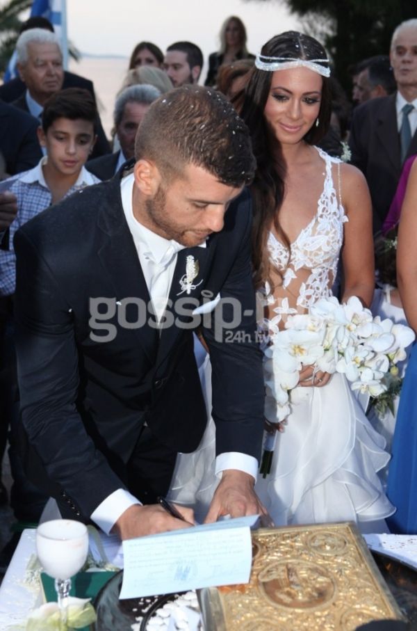 Το φωτογραφικό άλμπουμ του γάμου της Μάντυ Περσάκη και του Αλέξανδρου Νικολαΐδη