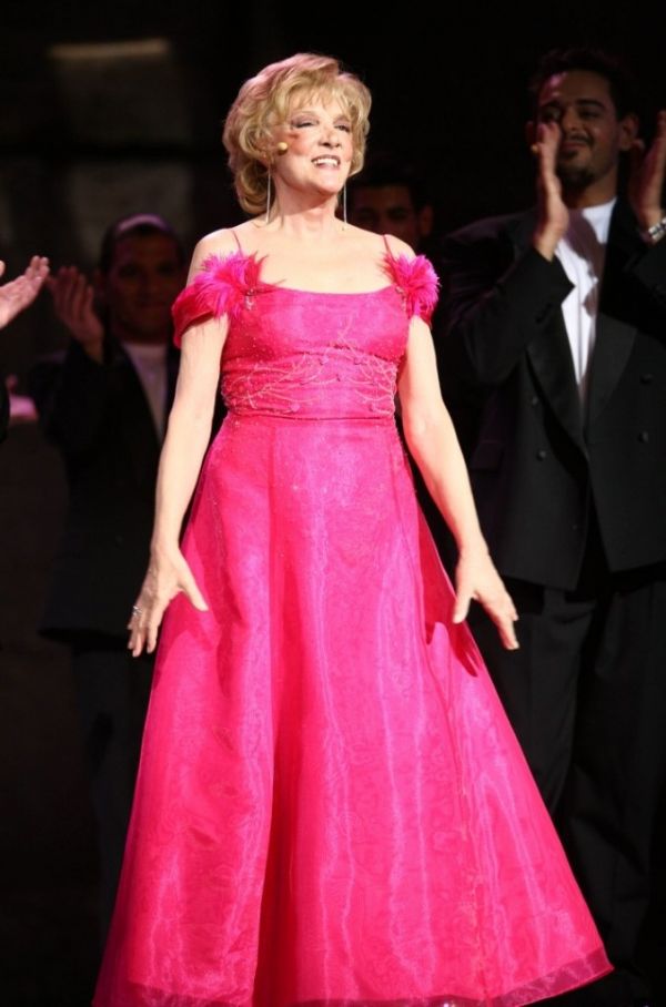 «Δεν μου πάει να είμαι χαϊδεμένη, δυο μέτρα γυναίκα» (Ποια το είπε;)