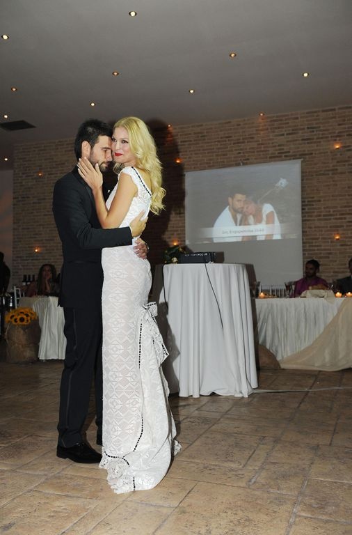 Μουρούτσος-Περάκη: Καρέ καρέ ο γάμος τους και η βάφτιση της κόρης τους