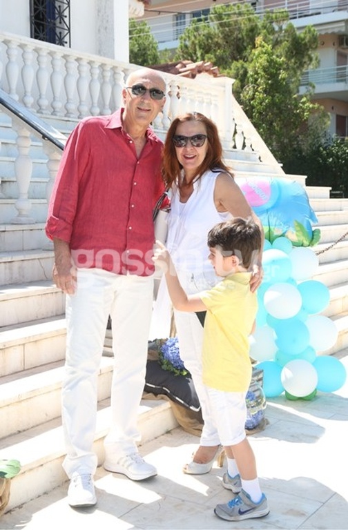 Το φωτογραφικό άλμπουμ της βάφτισης του Φοίβου Βουτσά! 