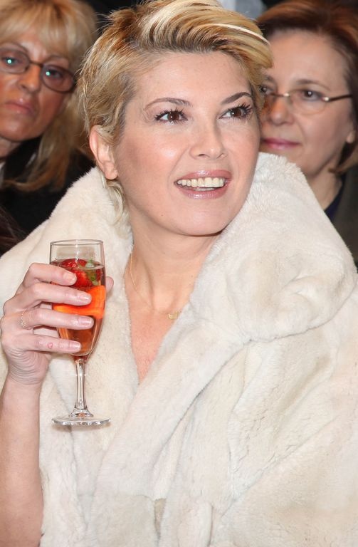 Οι αλλαγές των look της Σοφίας Αλιμπέρτη 