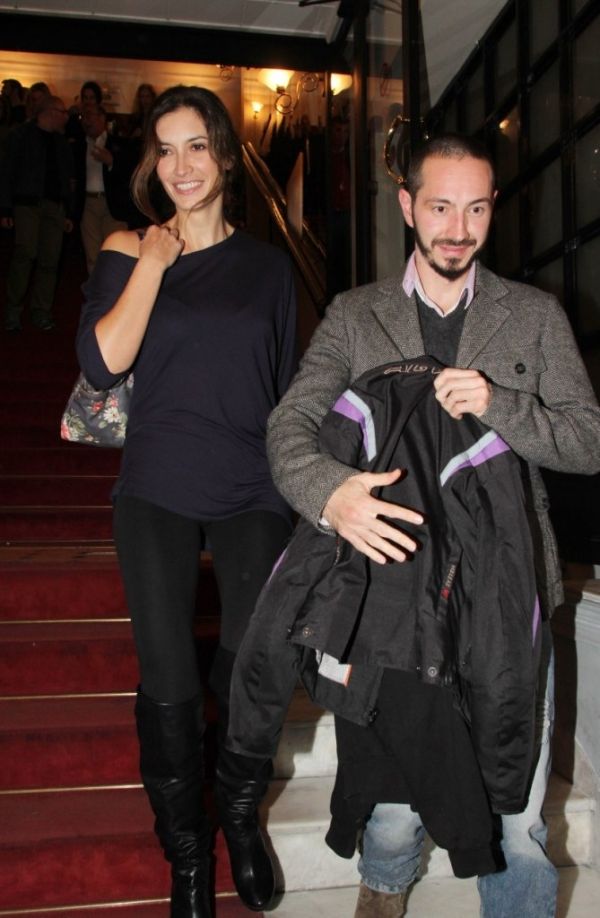 «H Πόρνη… από πάνω» κέρδισε το χειροκρότημα