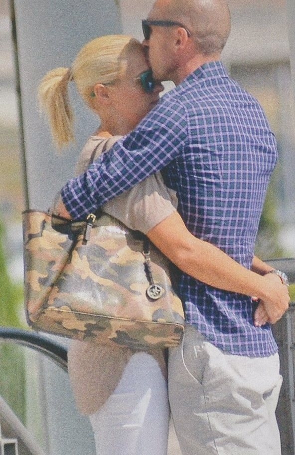 Ασημακοπούλου – Τσιρίλο: Αγκαλιές και φιλιά αποχαιρετισμού στο αεροδρόμιο