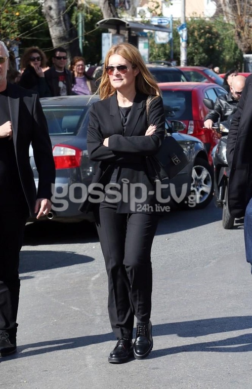 Το τελευταίο χειροκρότημα για τον Παντελή Παντελίδη - Η οδύνη και οι τραγικές φιγούρες των γονιών το