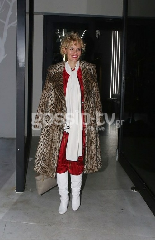 Έλενα Χριστοπούλου - Τόλης Κότσης: Τα καυτά φιλιά στα μπουζούκια!