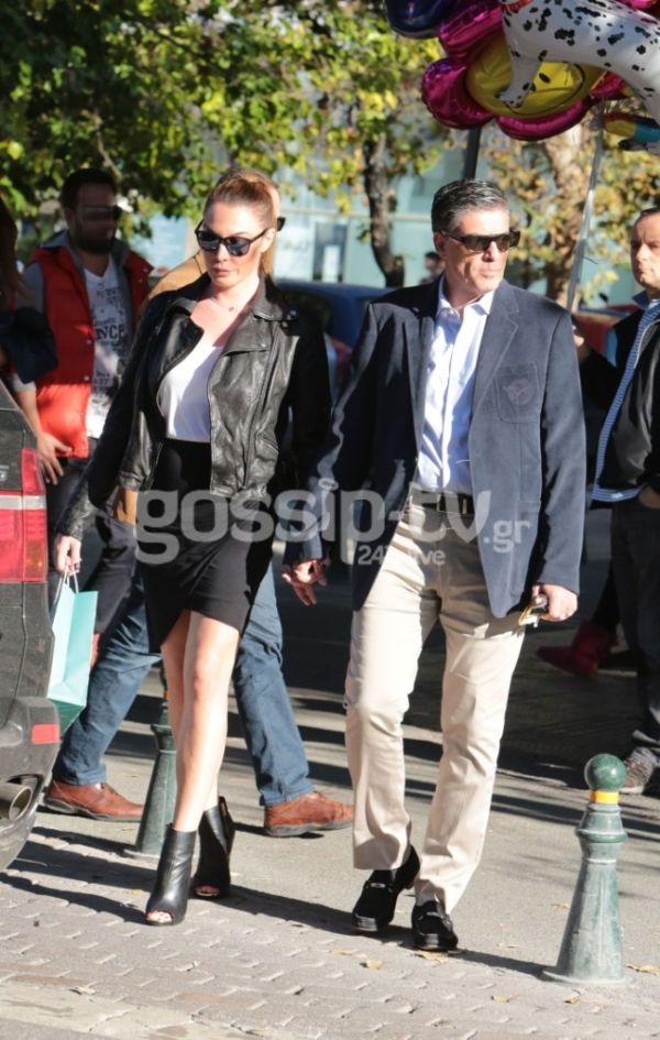 Τατιάνα-Νίκος: Βόλτα στην Κηφισιά με τα μποτάκια που ξετρέλαναν την Μενεγάκη