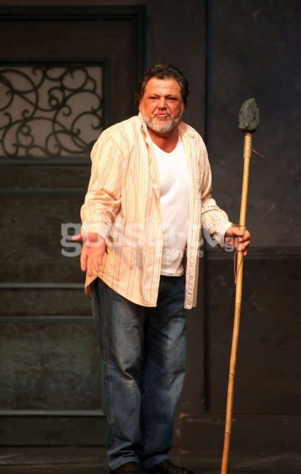 O «Caveman» συνεχίζει… ακάθεκτος