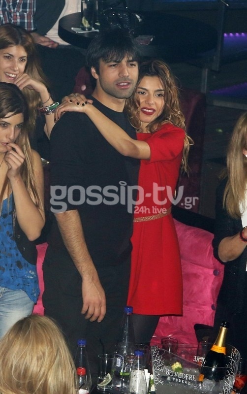 Ελευθερία Ελευθερίου-Ανδρέας Γεωργίου: Καρέ-καρέ τα καυτά φιλιά τους