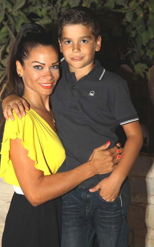 Έλλη Αγγελιδάκη: Στη Κρήτη για την βάφτιση της ανιψιάς της! 