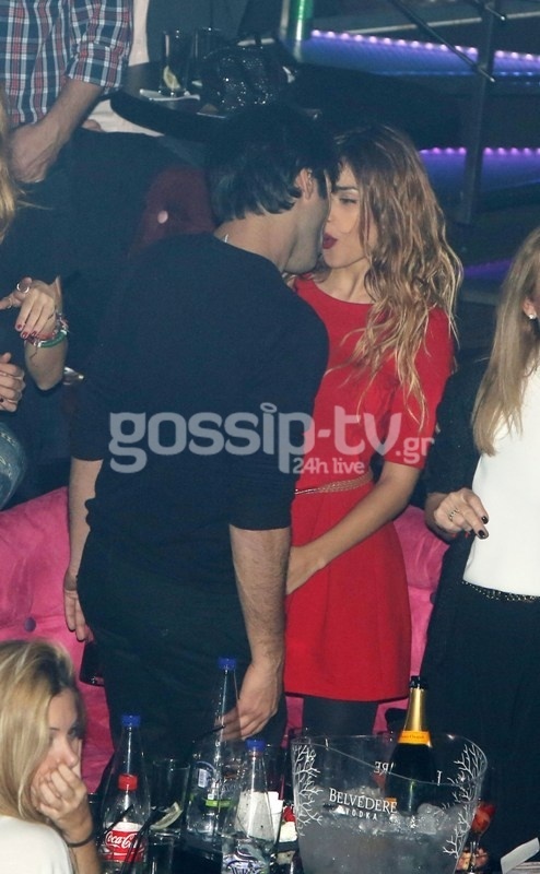 Ελευθερία Ελευθερίου-Ανδρέας Γεωργίου: Καρέ-καρέ τα καυτά φιλιά τους