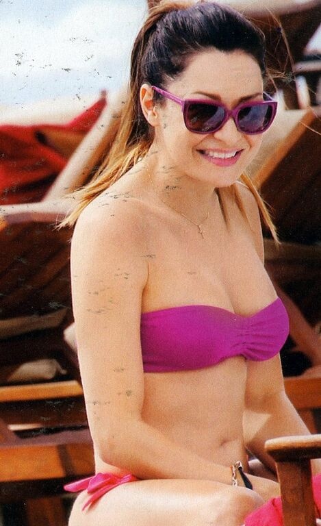 Αποστολία Ζώη: Σέξι on the beach!