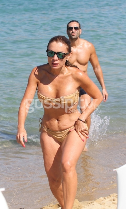 Η Αλεξάνδρα Πασχαλίδου στην Μύκονο δίχως ρετούς!