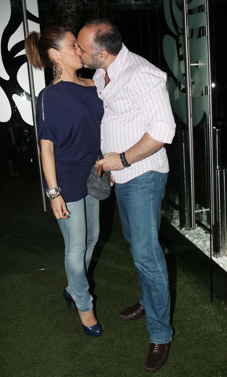 Τα… νυχτοπερπατήματα των επωνύμων!