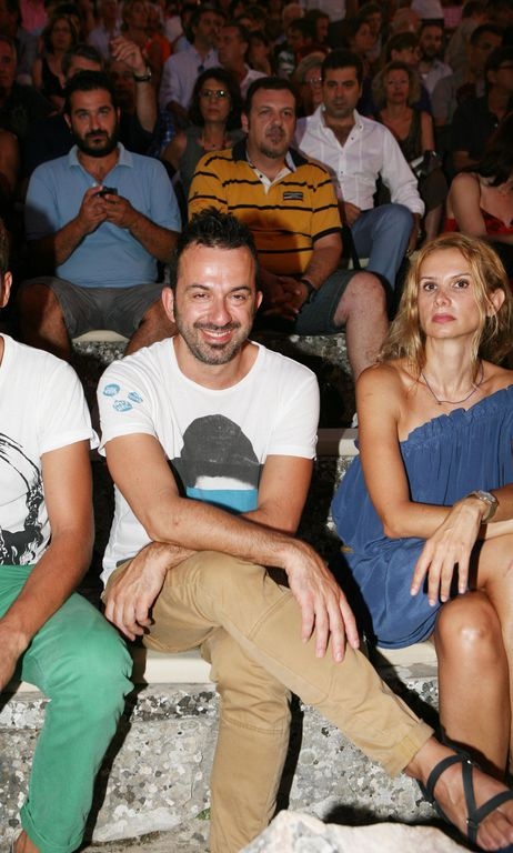 Ποιοι επώνυμοι βρέθηκαν στην λαμπερή παράσταση «Σκηνοβάτες»