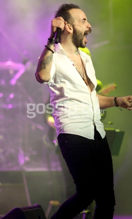 Σολωμού – Παπαρίζου – Καπουτζίδης στο live του Μουζουράκη