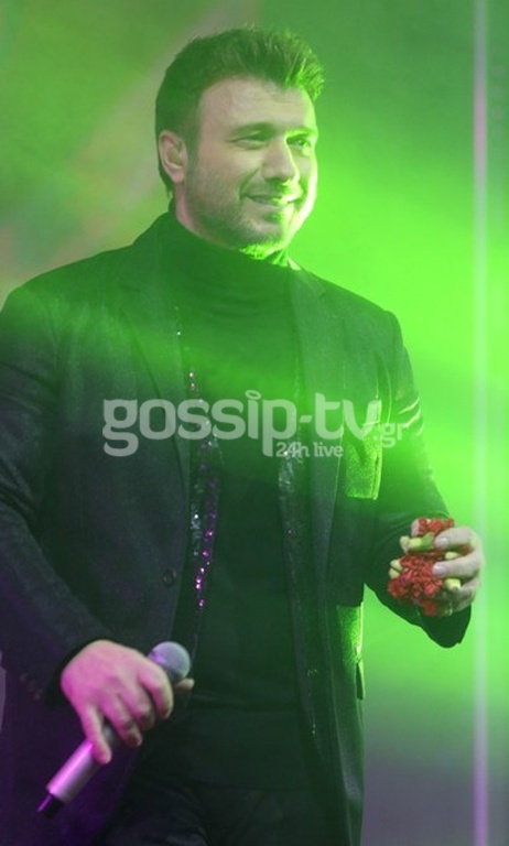  Λαμπερή πρεμιέρα: Ο ενθουσιώδης Γιάννης Πλούταρχος και η απαστράπτουσα Μελίνα Ασλανίδου!