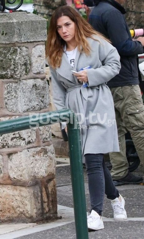 Βάσω Λασκαράκη - Λευτέρης Σουλτάτος: Χαλαρή βόλτα στην Κηφισιά για το ερωτευμένο ζευγάρι!