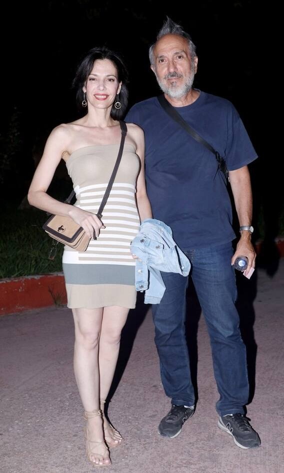 Μαριλίτα Λαμπροπούλου Τα beige γενικά καλό είναι να τα αποφεύγουμε, όταν έχουμε τόσο λευκό δέρμα. Αλλιώς θα φαινόμαστε οριακά γυμνές, σαν την Μαριλίτα μας!