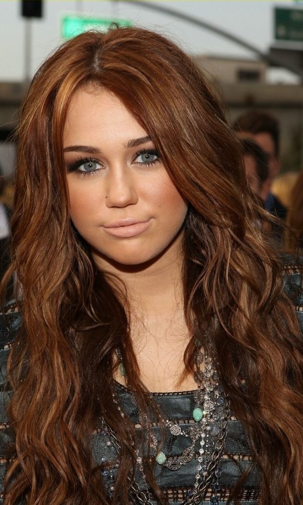 Στα επείγοντα γνωστή τραγουδίστρια!