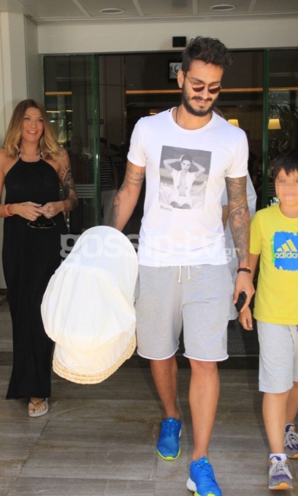 Αγγελική Ηλιάδη: Οι πρώτες φωτογραφίες από την έξοδο της από το μαιευτήριο! 