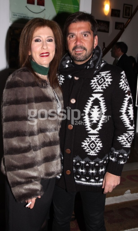 Σύσσωμη η showbiz στην πρεμιέρα της παράστασης «Το τάβλι»